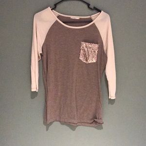 3/4 sleeve medium top
